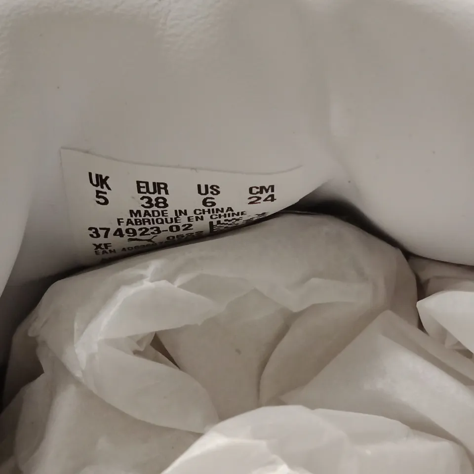 BOXED PUMA WHITE LEATHER SNEAKERS – UK 5 (EU 38, US 6) – MEN