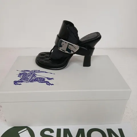 BURBERRY BLACK LEATHER SANDALS WITH QUILTED FOOTBED, UK 3 (EU 36)