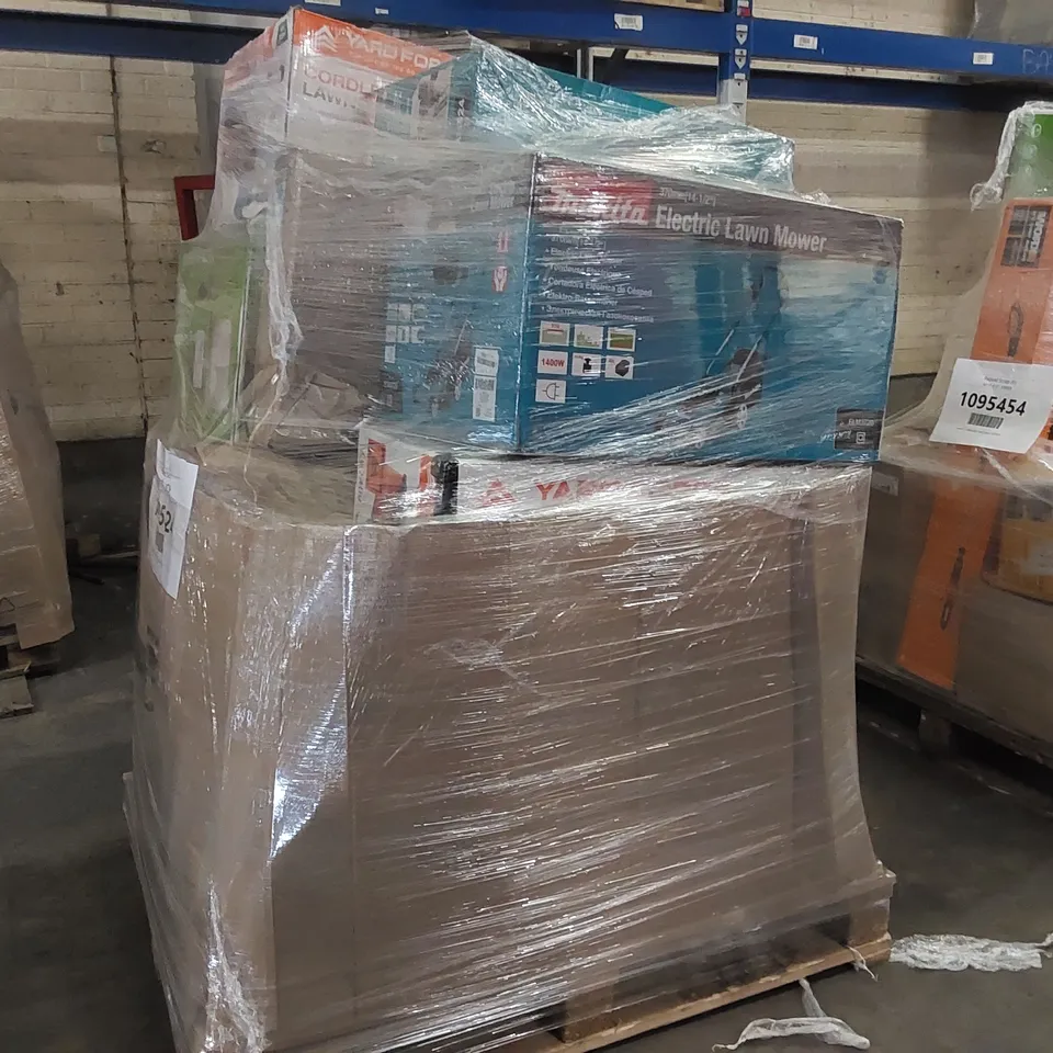 PALLET OF APPROXIMATELY 12 UNPROCESSED RAW RETURN HOUSEHOLD AND ELECTRICAL GOODS TO INCLUDE;