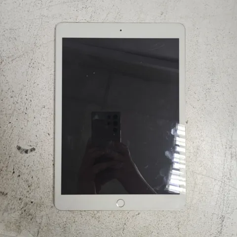 APPLE IPAD 8TH GEN TABLET - A2270