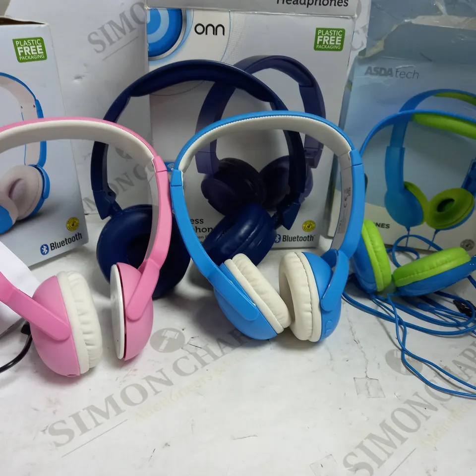 HEADPHONE BUNDLE 4 ITEMS 
