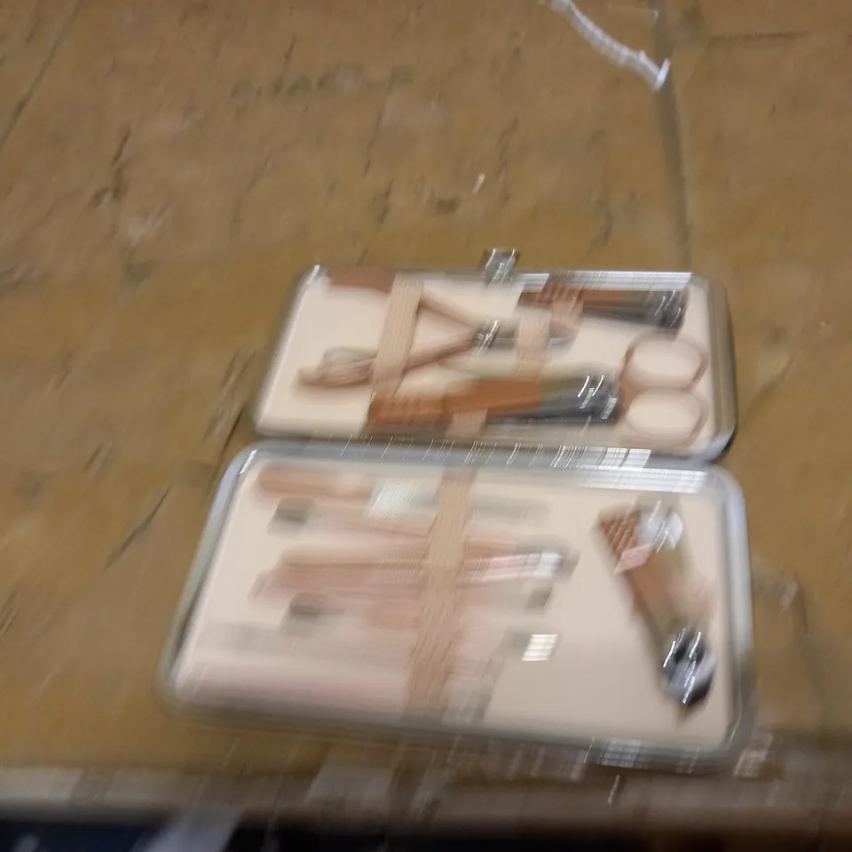 MANICURE SET & NAIL CLIPPER SET