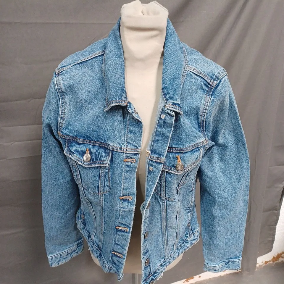 ZARA DENIM BUTTON UP JACKET - LARGE 