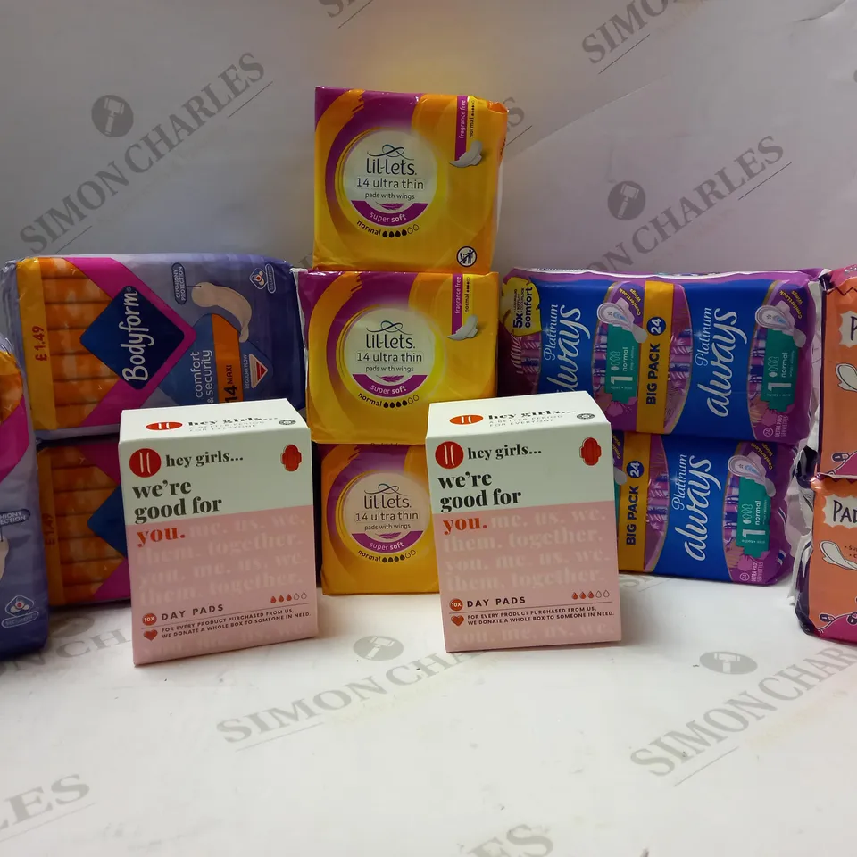 LOT OF APPROXIMATELY 10 SANITARY PRODUCTS TO INCLUDE ALWAYS , BODY FORM , PAD LOCKS ECT