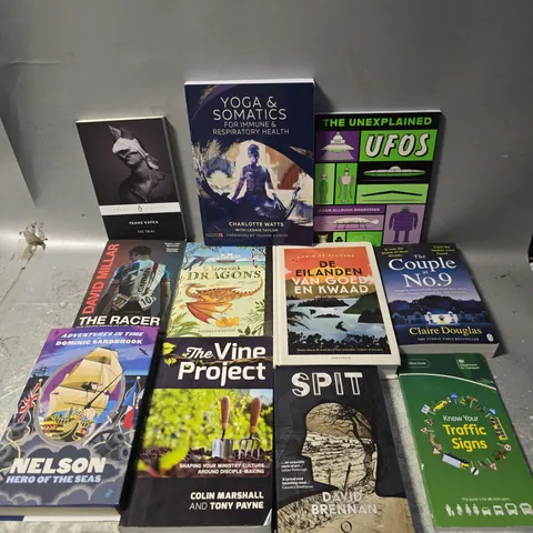 LARGE QUANTITY OF ASSORTED BOOKS TO INCLUDE FICTION & NON FICTION - COLLECTION ONLY