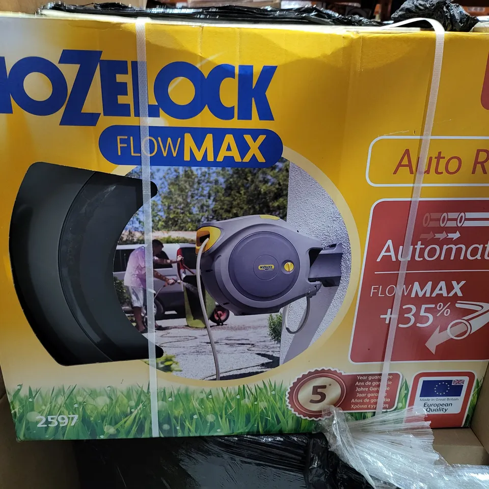 PALLET OF APPROXIMATELY 5 HOZELOCK FLOW MAX AUTO REEL 30M HOSE BOX WITH HOSE AND A FOLDING SMALL DOUBLE MATTRESS