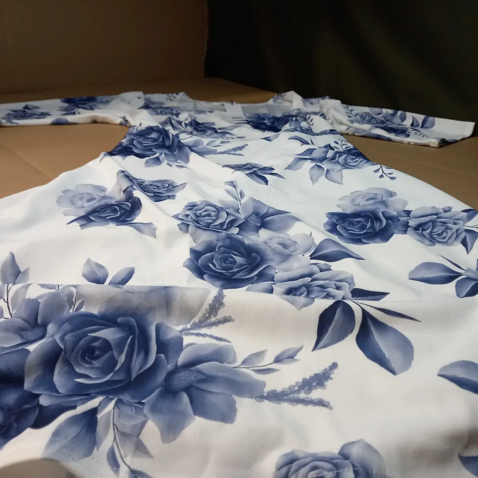 YOURS LONDON WHITE/BLUE FLORAL PRINT MIDI DRESS - SIZE 18