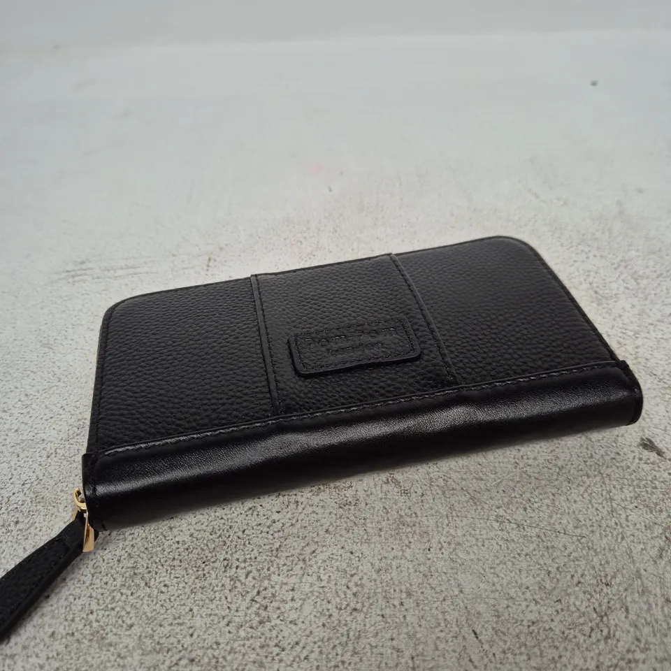 POM POM LONDON BLACK LEATHER ZIP WALLET
