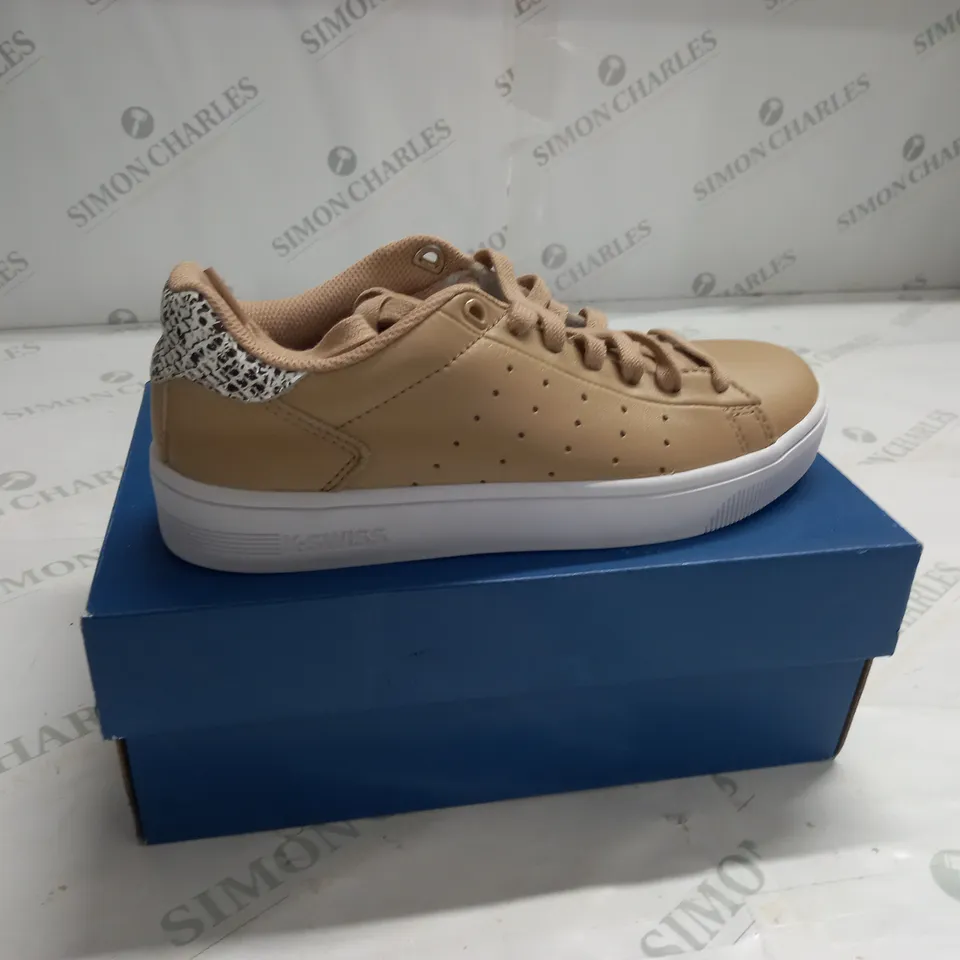 BOXED PAIR OF K-SWISS FRASCO LEATHER TRAINERS IN NOUGAT - 6