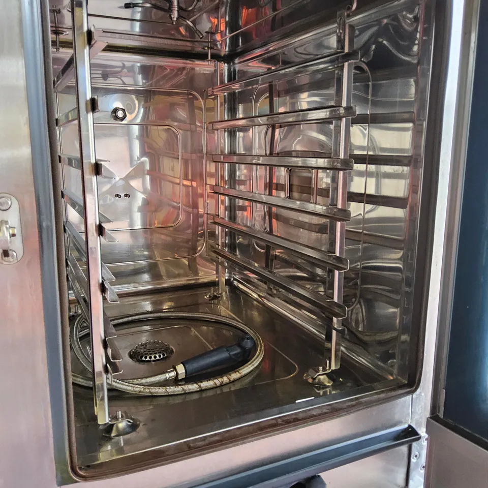 RATIONAL CPC101 10 GRID ELECTRIC COMBI WITH A CPC61 6 GRID ELECTRIC COMBI ON TOP