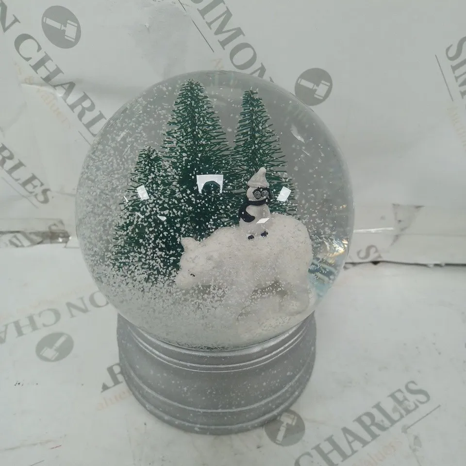 SANTA EXPRESS CHRISTMAS CHARACTER MUSICAL WATER SPINNER POLAR BEAR