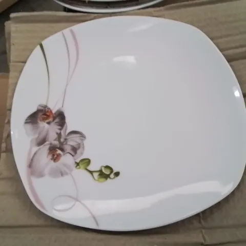 BOXED 6 PIECE CHINA SET