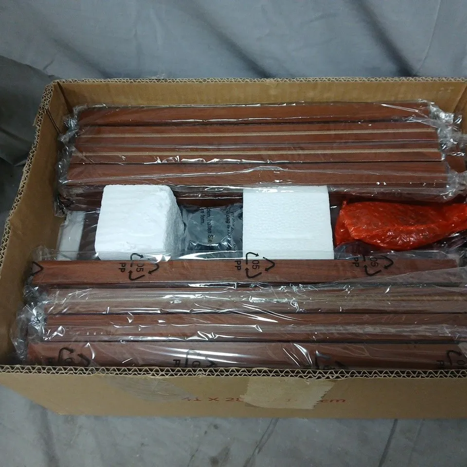 HOMCOM FLOOR LAMP WITH SHELF – ASSEMBLY KIT