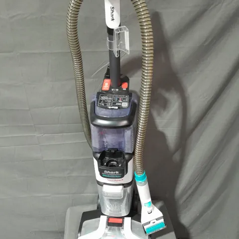 UNBOXED SHARK STAIN STRIKER CARPET CLEANER