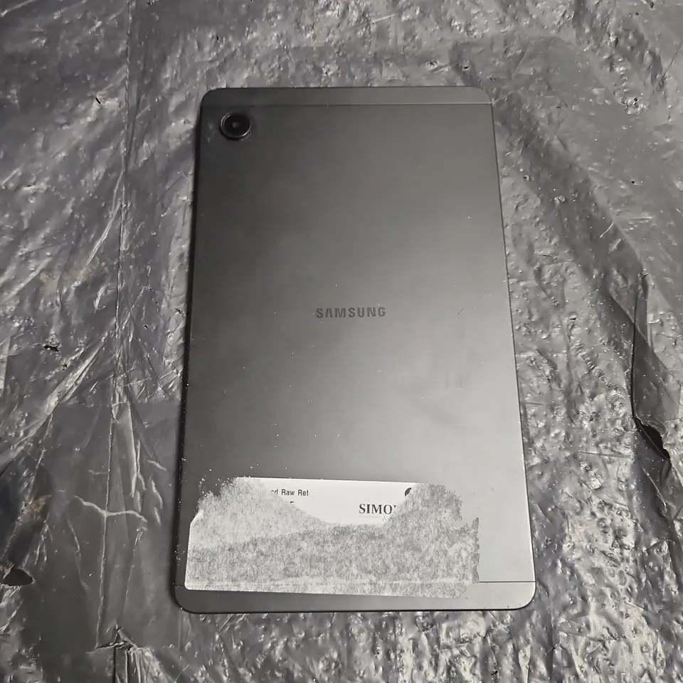 SAMSUNG TABLET – BLACK, SINGLE REAR CAMERA