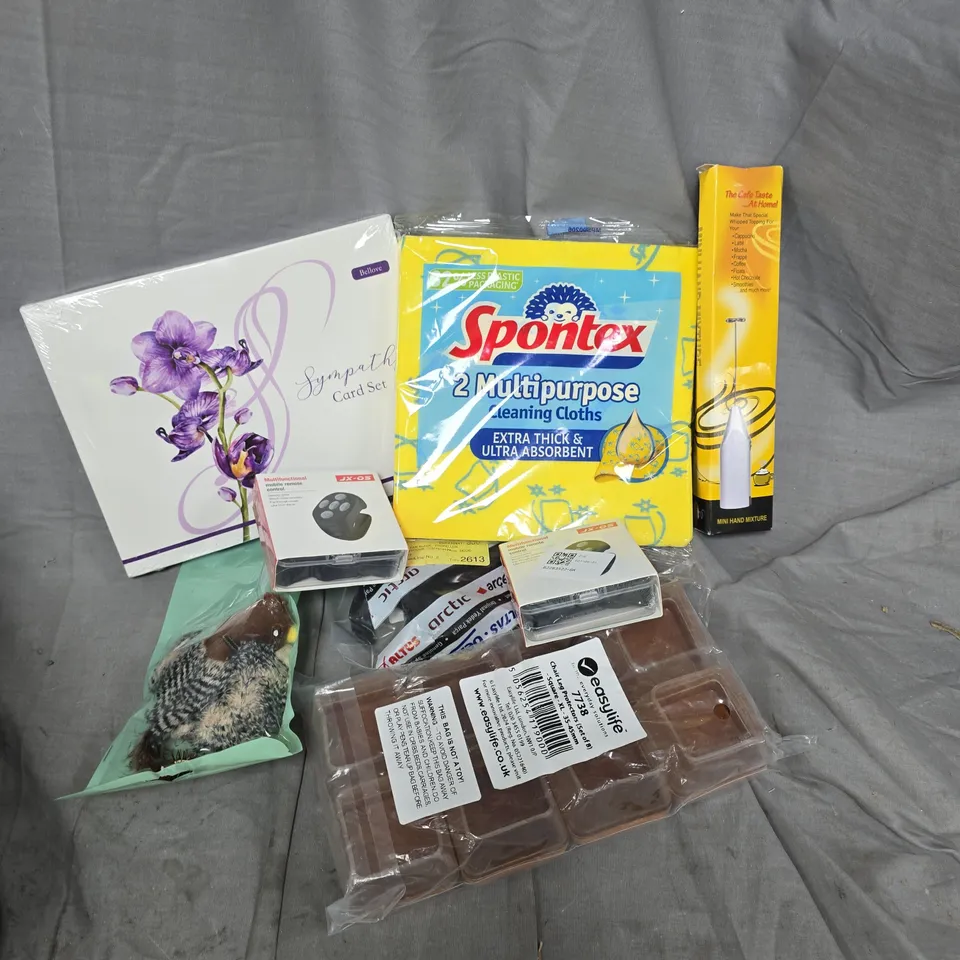 APPROXIMATELY 12 ASSORTED HOUSEHOLD ITEMS TO INCLUDE SPONTEX CLEANING CLOTHS, MULTIFUNCTIONAL MOBILE REMOTE CONTROL, MINI HAND MIXER, ETC