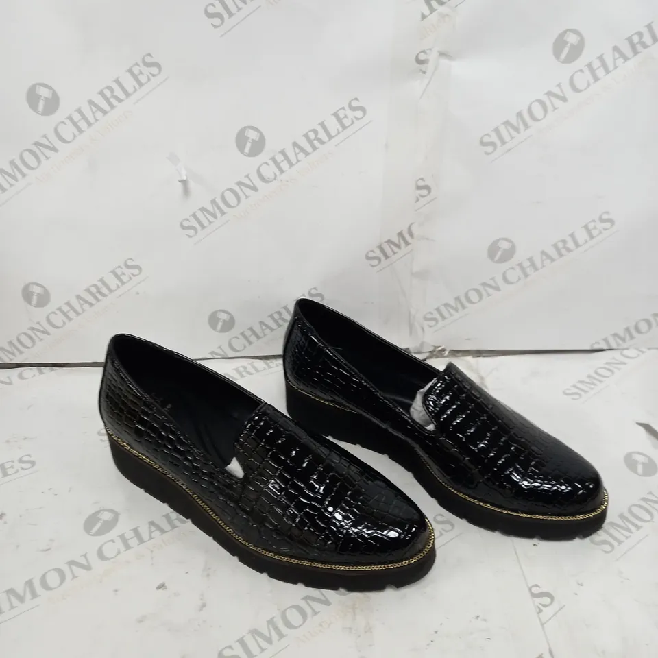 DUNE FLATFORM LOAFER BLACK CROCK SIZE 7 - BOXED 