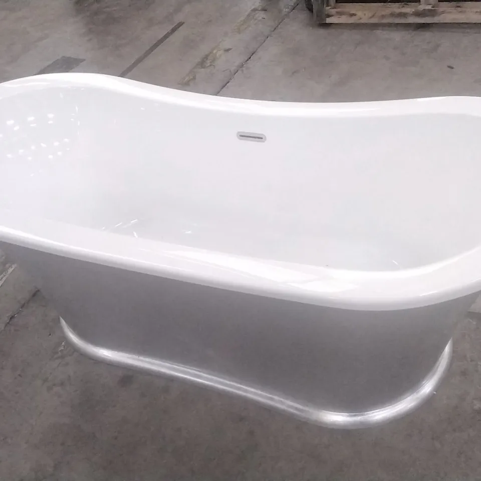DESIGNER FREESTANDING ROLL TOP BOAT BATH SILVER FINISH RRP £2000