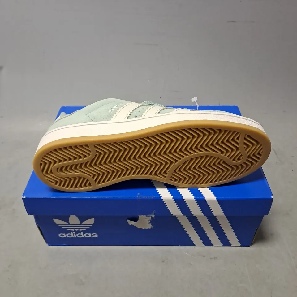 BOXED PAIR OF ADIDAS CAMPUS 00S J SHOES IN HAZY GREEN SIZE 5