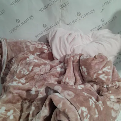 COZEE HOME VELVETSOFT REVERSIBLE FLORAL STRIPE PRINT FLEECE DUVET SET