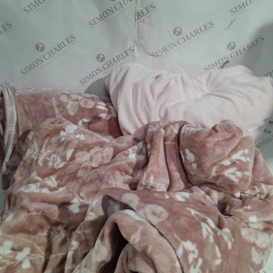 COZEE HOME VELVETSOFT REVERSIBLE FLORAL STRIPE PRINT FLEECE DUVET SET