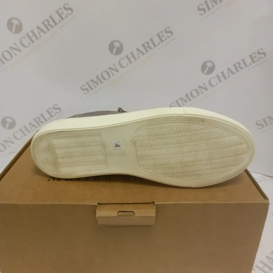 BOXED PAIR OF MAISON DE NIMES LEATHER ZIP SIDE TRAINERS IN PEWTER - SIZE 4