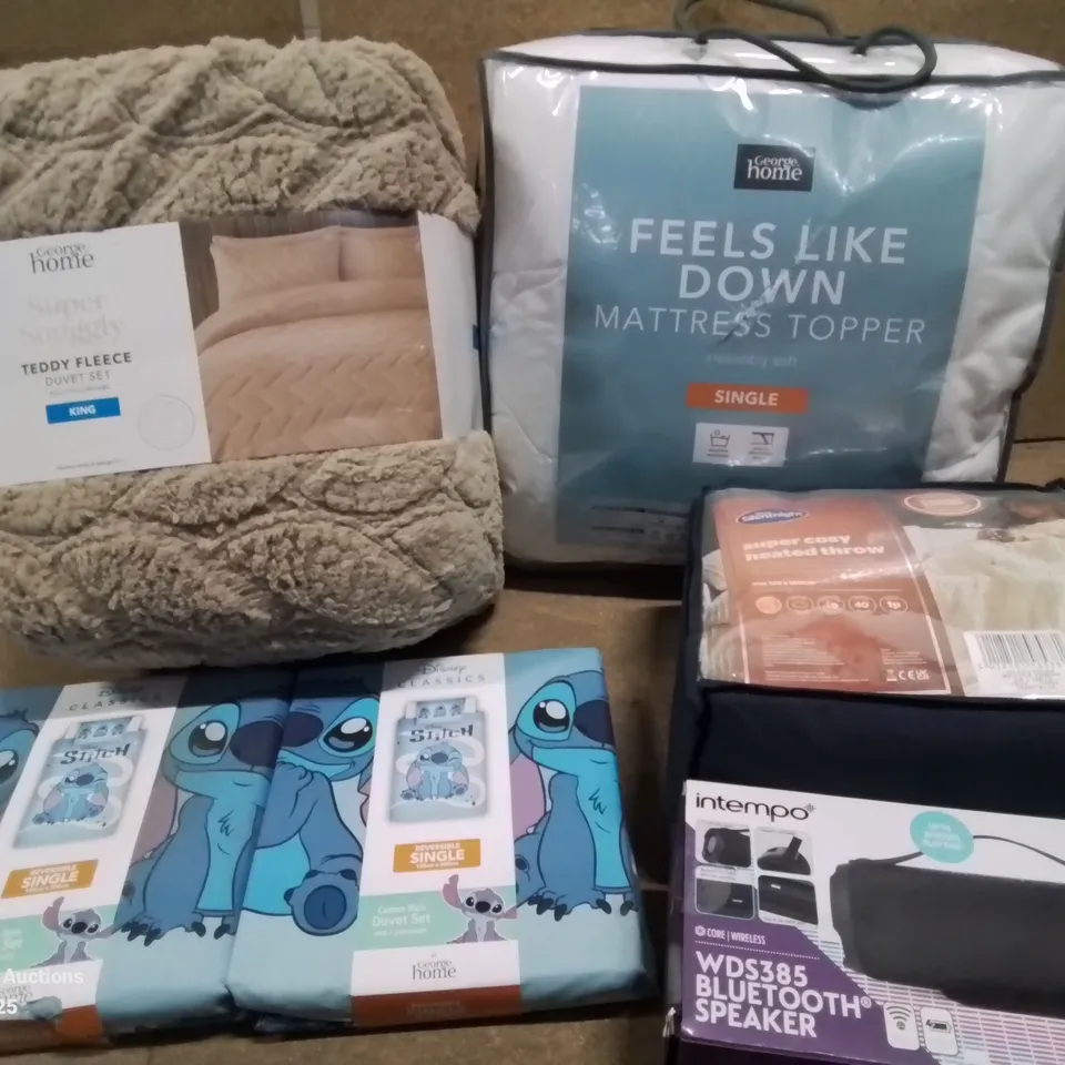 BOX OF ASSORTED ITEMS TO INCLUDE, FLEECE DUVET COVER SET, HEATED THROW, MATTRESS TOPPER, BLUETOOTH SPEAKER ETC.