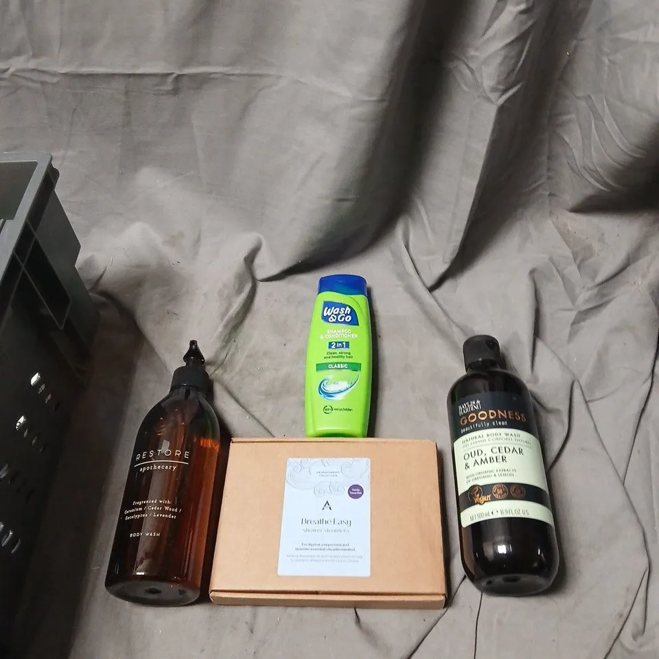 APPROXIMATELY 20 ITEMS INCLUDING HEALTH & BEAUTY ASSORTMENT: RESTORE APOTHECARY BODY WASH, OUD CEDAR & AMBER BODY WASH, AND WASH & GO 2-IN-1 SHAMPOO/CONDITIONER .