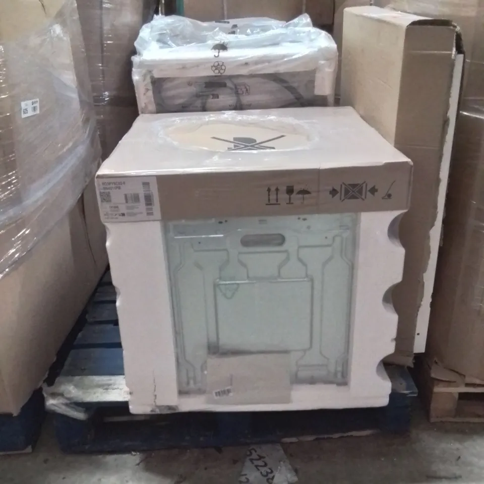 PALLET CONTAINING WHITE GOODS TO INCLUDE OVEN,WASHING MACHINE 