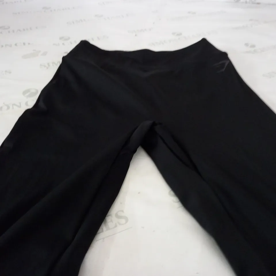 GYMSHARK LEGGING PANTS IN BLACK - MEDIUM