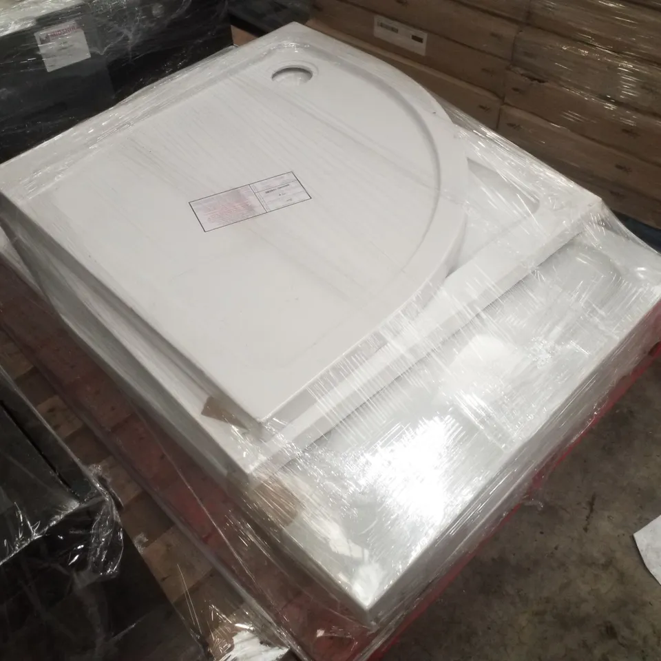 PALLET CONTAINING APPROXIMATELY 6 ASSORTED SHOWER TRAYS