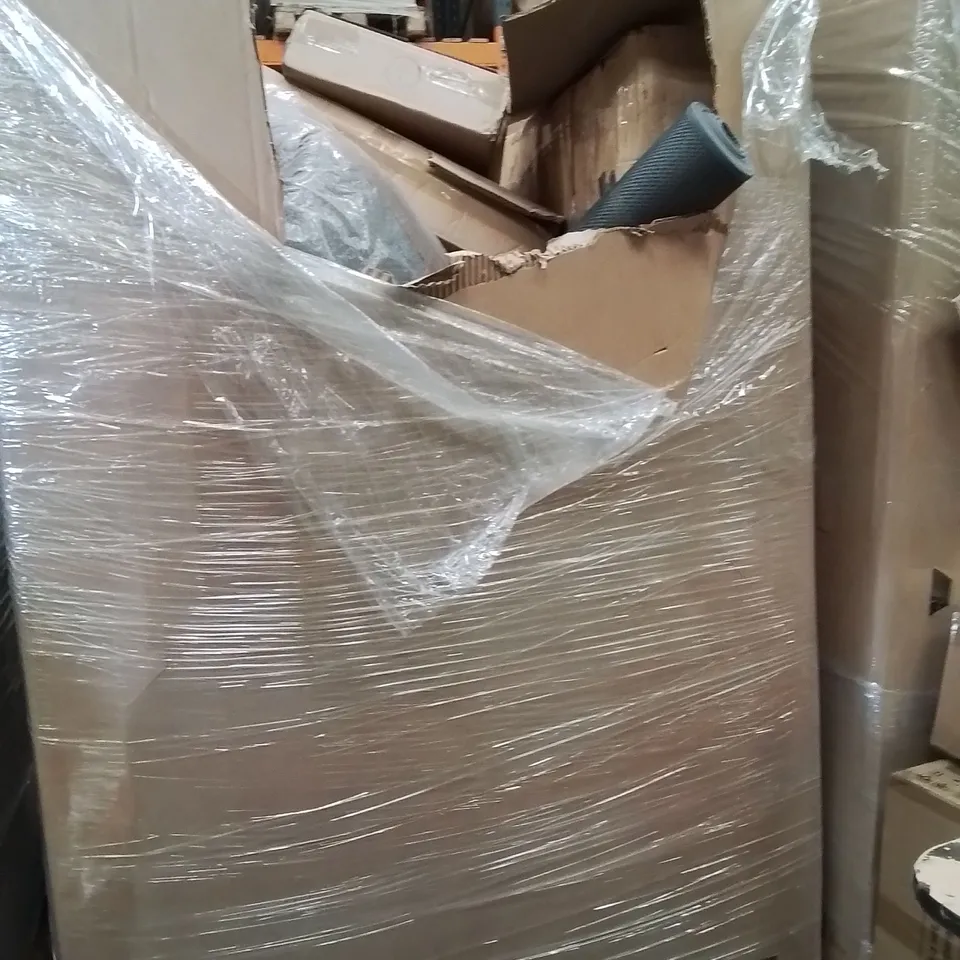 PALLET OF ASSORTED HOUSEHOLD GOODS AND PRODUCTS TO INCLUDE;AREA RUG,PET BED,FULL LENGTH MIRROR 