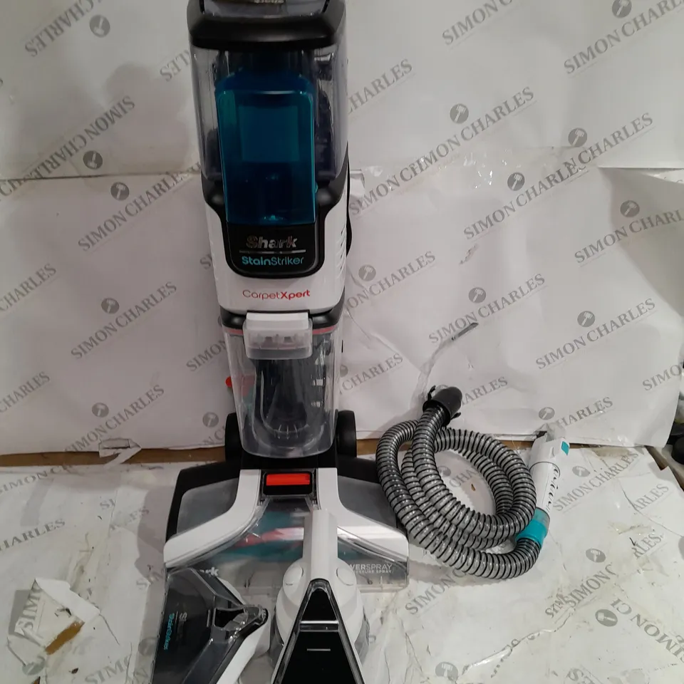 SHARK CARPET XPERT DEEP CARPET CLEANER & BUILT IN STAIN STRIKER EX200UK