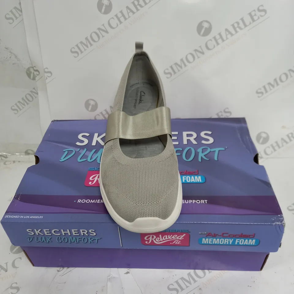 CLARKS NOVA BALERINA SHOES IN LIGHT GREY SIZE 8