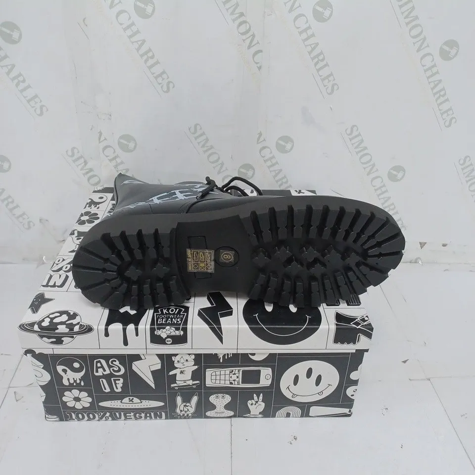 KOI FOOTWEAR MENS BLACK ANIMAL FREE MILITARY BOOTS SIZE 8