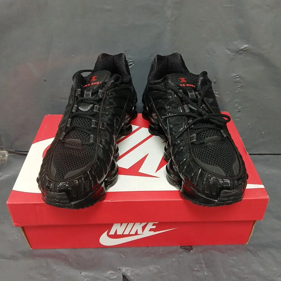 BOXED PAIR OF NIKE SHOX TL TRAINERS - 5