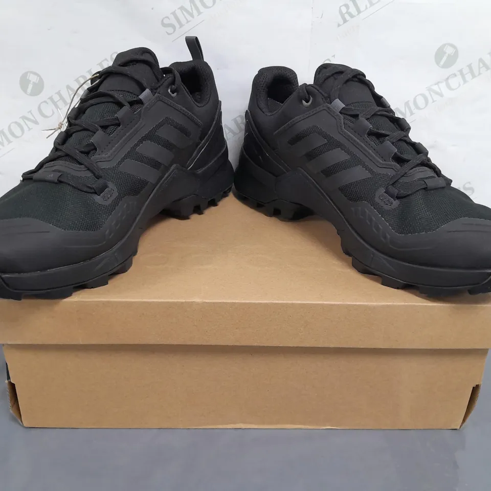 BOXED PAIR OF ADIDAS TERREX SWIFT R3 GTX SHOES IN BLACK UK SIZE 9