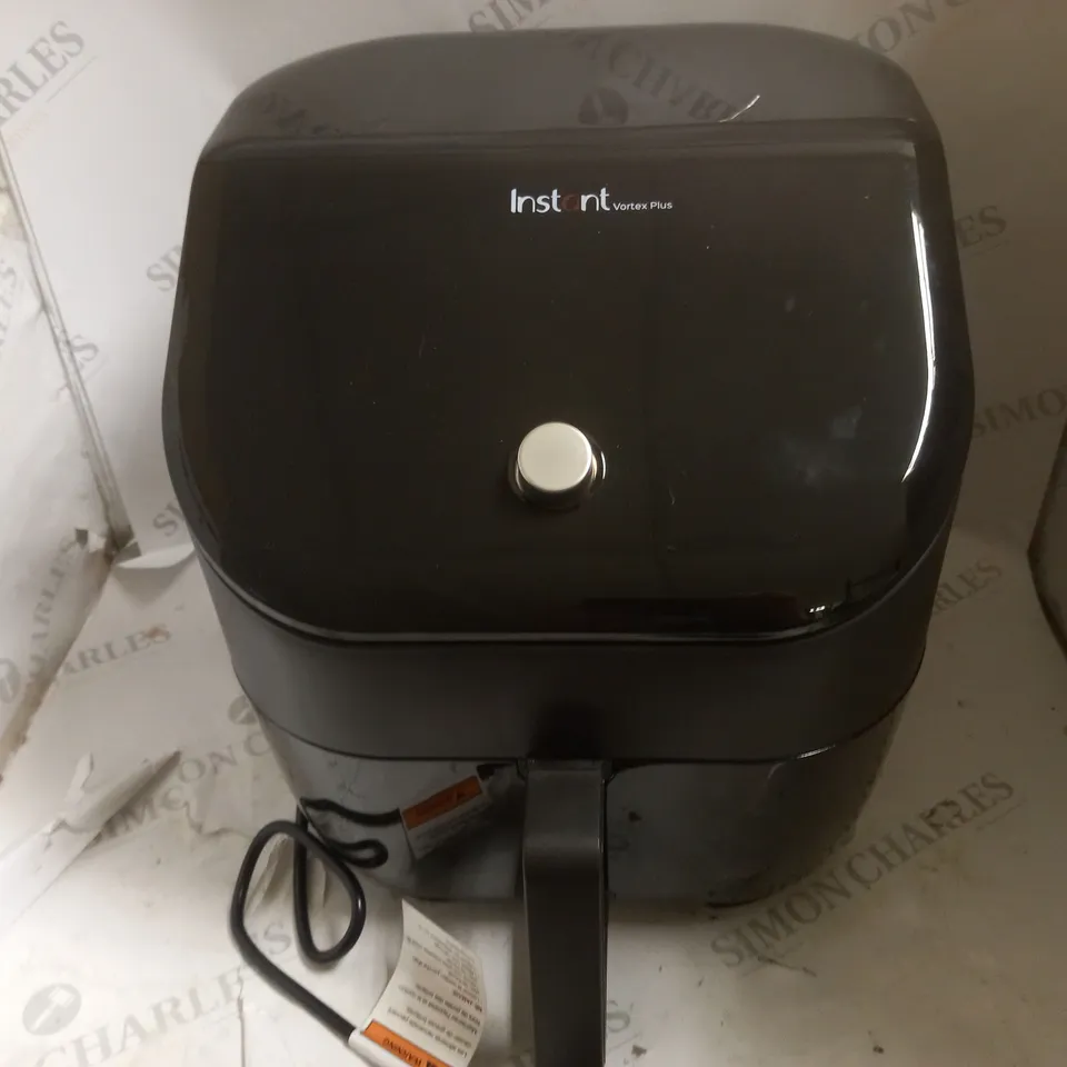 BOXED INSTANT VORTEX 6 IN 1 AIR FRYER