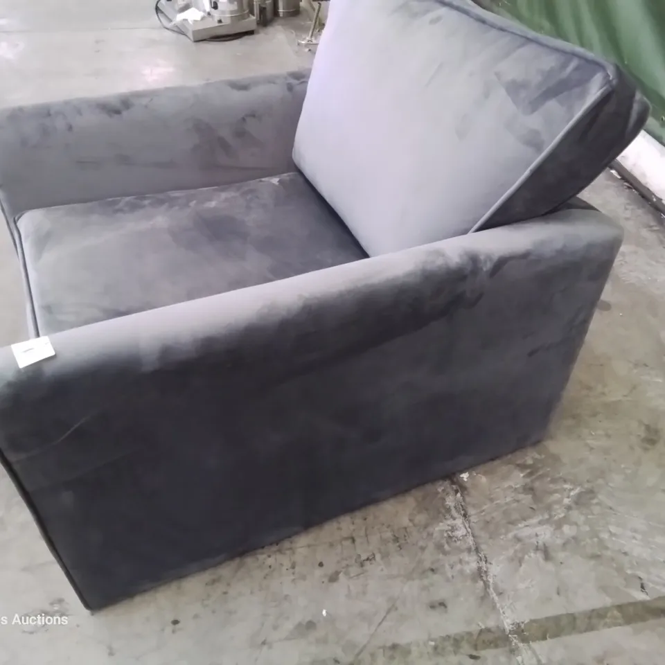DESIGNER EASY CHAIR GREY PLUSH FABRIC 