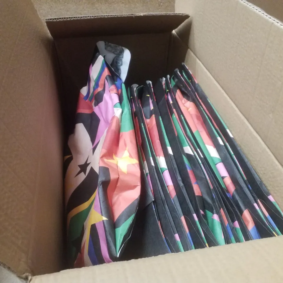 BOX CONTAINING APPROXIMATELY 13 BRAND NEW SIMPLY BE GOLD DENIM MINI SKIRTS - SIZE 22