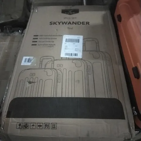 BOXED LUGG SKYWANDER HARDSHELL SUITCASE - TEAL 