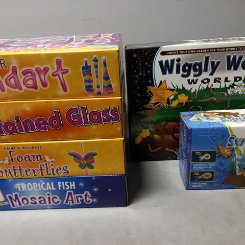 LOT OF 8 ASSORTED BRAND NEW BOXED KIDS ACTIVITIES TO INCLUDE WIGGLY WORMS AND MOSAIC ART