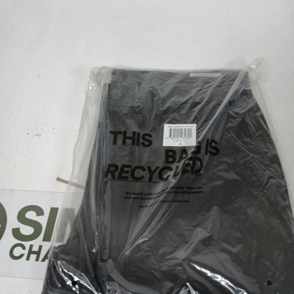 BOX OF APPROXIMATELY 12 ASSORTED CLOTHING ITEMS TO INCLUDE: REGULAR STRAIGHT CHINOS