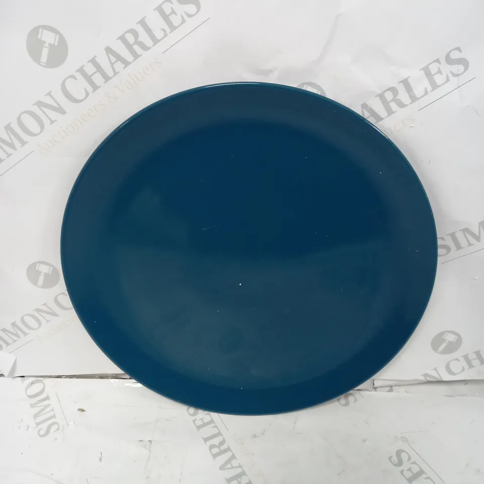 BRAND NEW BOXED CESIRO 10 PIECE PORCELAIN DINNERWARE SET IN SHINY BLEUMARIN TO INCLUDE LARGE PLATES, SMALL PLATES AND BOWLS - COLLECTION ONLY