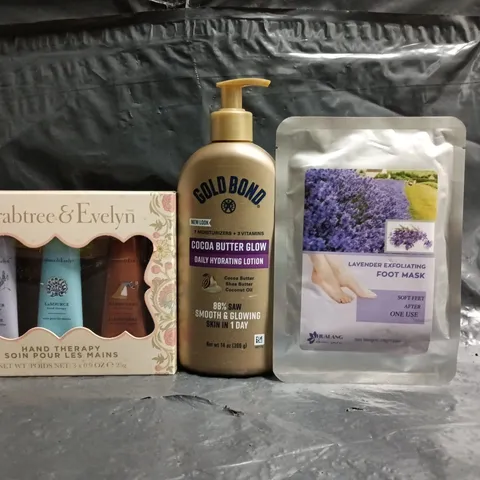 APPROXIMATELY 20 ASSORTED COSMETIC ITEMS TO INCLUDE GOLD BOND, GRABTREE & EVELYN, ETC - COLLECTION ONLY