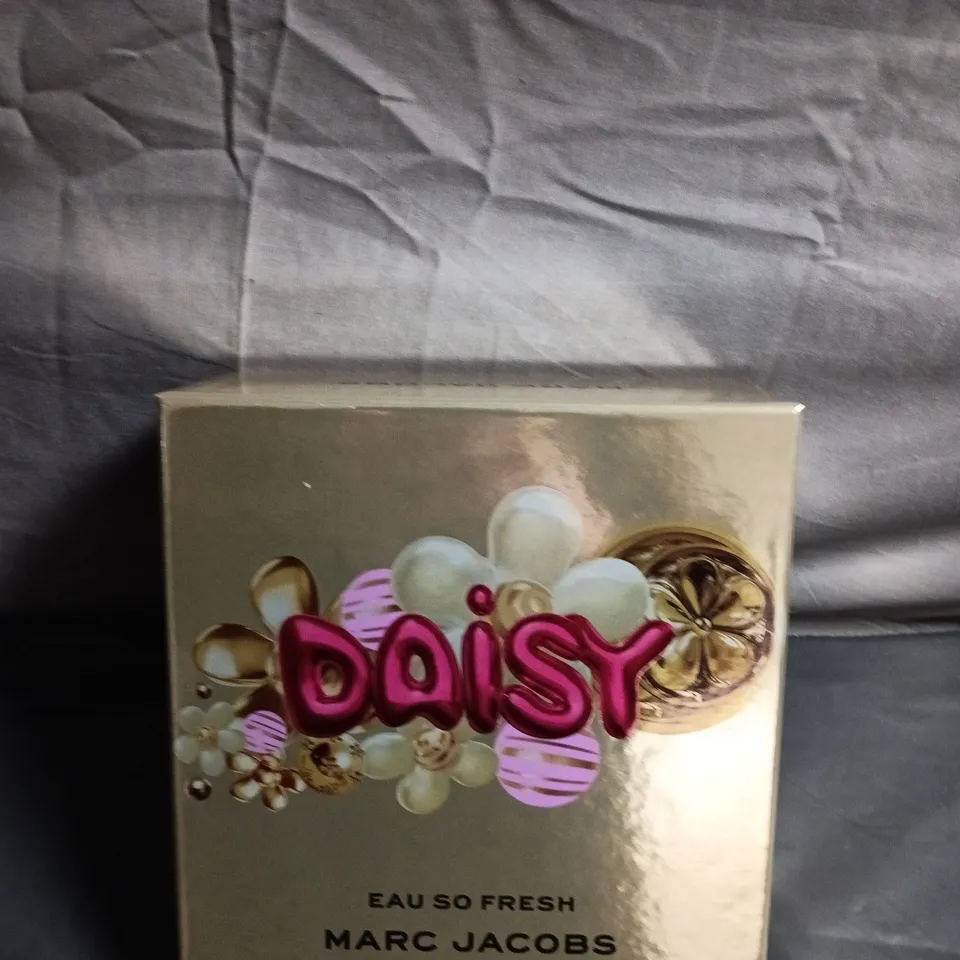 MARC JACOBS DAISY EAU SO FRESH GIFT SET