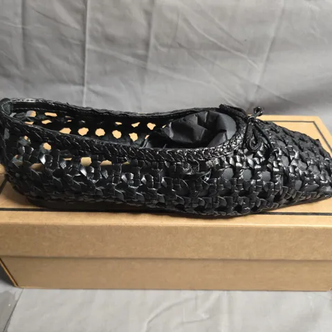 BOXED PAIR OF ASOS LYSANDRA LEATHER SHOES - UK SIZE 3