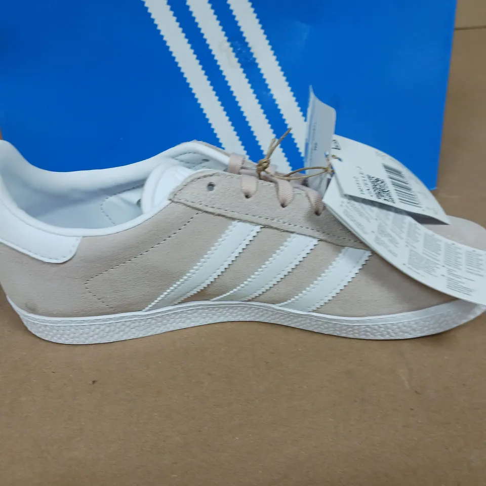 BOXED PAIR OF ADIDAS GAZELLE TRAINERS IN BLUSH - UK 5