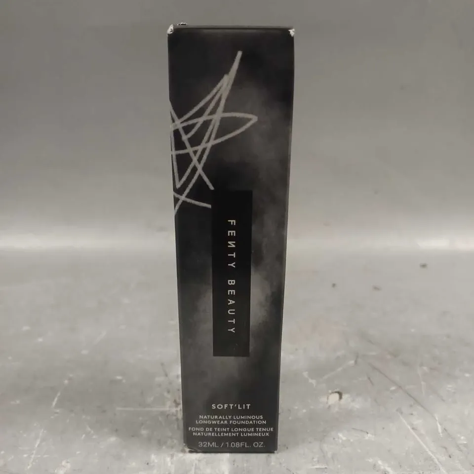 BOXED FENTY BEAUTY SOFT'LIT LONGWEAR FOUNDATION IN 210 32ML