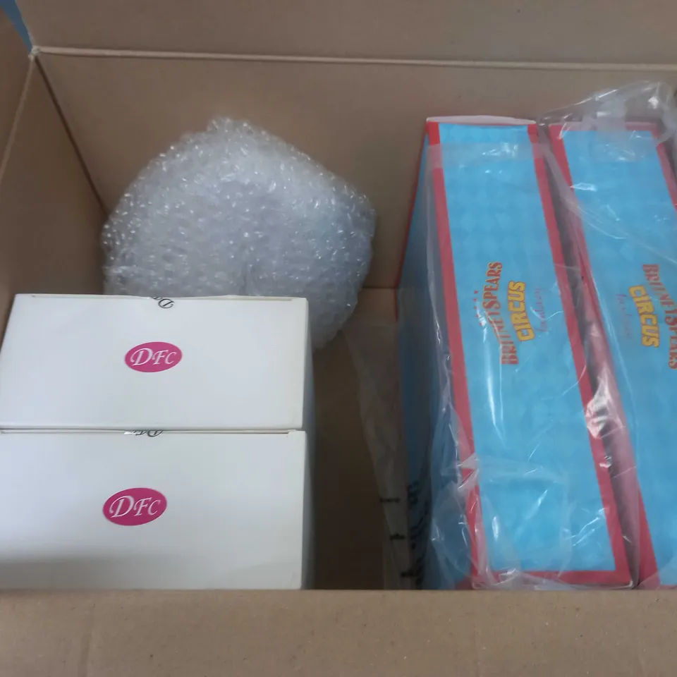 BOX OF APPROXIMATELY 6 ASSORTED HEALTH & BEAUTY ITEMS TO INCLUDE - DFC YES YES FOR WOMEN GIFT BOX , BRITNEYSPEARS CIRCUS FANTASY 